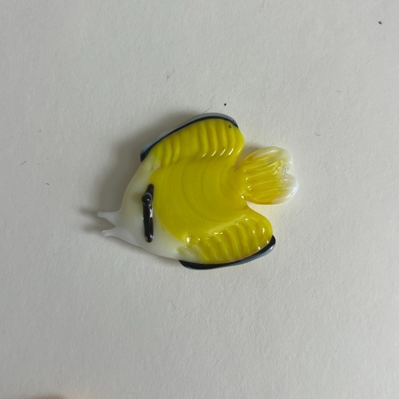 Vintage Set of 5 Blown Glass Tropical Fish Magnets Colorful Art Glass Nautical - Picture 5 of 11